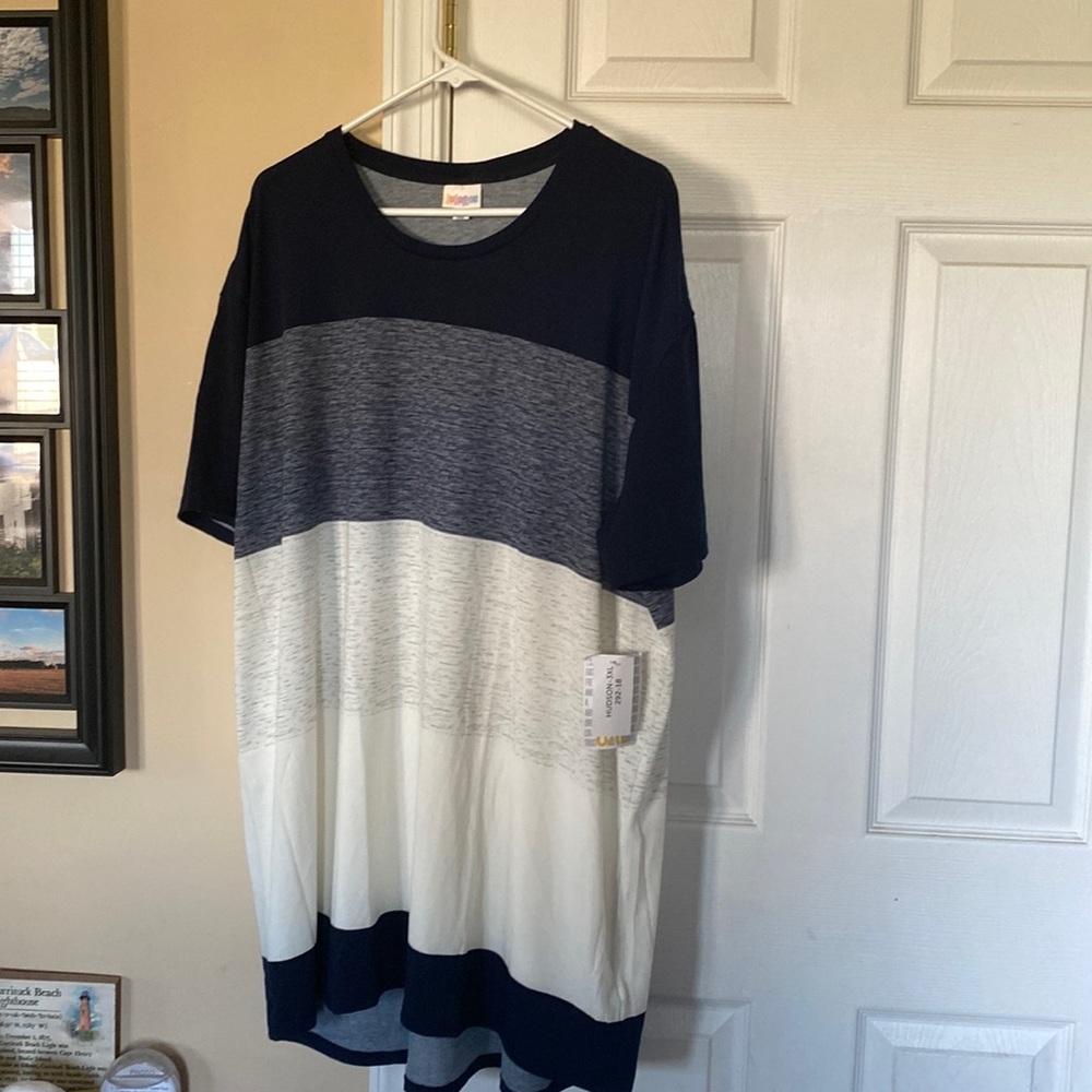 LuLaRoe 3x Hudson t shirt! New shirt w tags